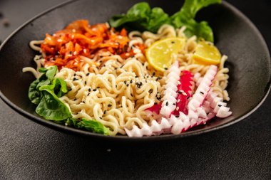 Şehriye kasesi, vejetaryen, lezzetli gurme yemek arka planı, rustik yemekler, fotokopi alanı, keto, paleo diyet vejetaryen ve vejetaryen yemekleri.