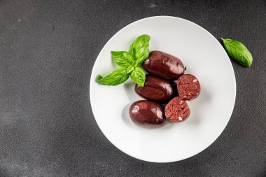 Siyah puding sosis taze lezzetli gurme yemek arkaplanı masanın üstünde rustik yemek üst görünümü fotokopi alanı