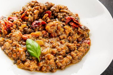 Mercimek tabağı sebzeleri ve kavrulmuş biberler lezzetli sebzeler taze vejetaryen ve vejetaryen yemek arka planı masanın üstünde rustik yiyecekler fotokopi alanı keto ve paleo diyeti