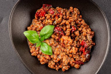 Mercimek tabağı sebzeleri ve kavrulmuş biberler lezzetli sebzeler taze vejetaryen ve vejetaryen yemek arka planı masanın üstünde rustik yiyecekler fotokopi alanı keto ve paleo diyeti