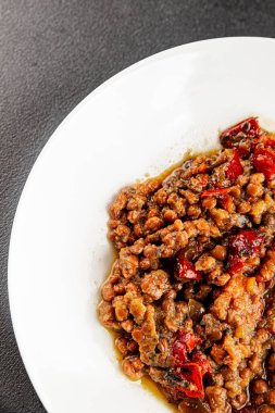 Mercimek tabağı sebzeleri ve kavrulmuş biberler lezzetli sebzeler taze vejetaryen ve vejetaryen yemek arka planı masanın üstünde rustik yiyecekler fotokopi alanı keto ve paleo diyeti