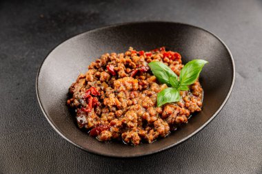 Mercimek tabağı sebzeleri ve kavrulmuş biberler lezzetli sebzeler taze vejetaryen ve vejetaryen yemek arka planı masanın üstünde rustik yiyecekler fotokopi alanı keto ve paleo diyeti