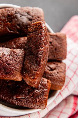 Finansal bisküvi çikolatalı kurabiye tatlı tatlı lezzetli gurme yemek arkaplanı masa rustik gıda üst görünüm fotokopi alanı