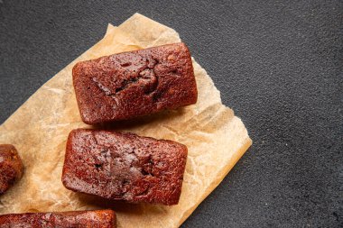 Finansal bisküvi çikolatalı kurabiye tatlı tatlı lezzetli gurme yemek arkaplanı masa rustik gıda üst görünüm fotokopi alanı