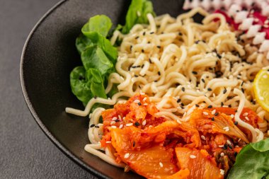 Şehriye kasesi, vejetaryen, lezzetli gurme yemek arka planı, rustik yemekler, fotokopi alanı, keto, paleo diyet vejetaryen ve vejetaryen yemekleri.