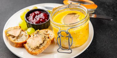 Foie gras kaz ciğeri iştah açıcı leziz lezzetli gurme yemek arkaplanı masa kırsal gıdanın üstünde fotokopi alanı