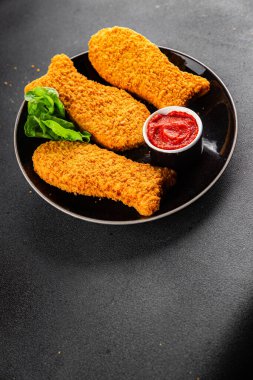 Balık kroketleri şekillendirilmiş balık nuggetları fast food taze lezzetli gurme yemek arkaplanı masa kırsal yiyeceklerin üst görünümü fotokopi alanı