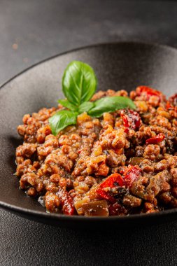 Mercimek tabağı sebzeleri ve kavrulmuş biberler lezzetli sebzeler taze vejetaryen ve vejetaryen yemek arka planı masanın üstünde rustik yiyecekler fotokopi alanı keto ve paleo diyeti