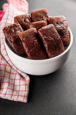 Finansal bisküvi çikolatalı kurabiye tatlı tatlı lezzetli gurme yemek arkaplanı masa rustik gıda üst görünüm fotokopi alanı