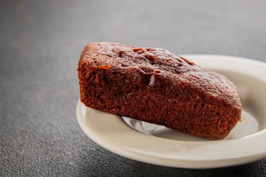 Finansal bisküvi çikolatalı kurabiye tatlı tatlı lezzetli gurme yemek arkaplanı masa rustik gıda üst görünüm fotokopi alanı