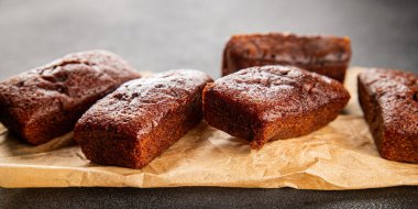 Finansal bisküvi çikolatalı kurabiye tatlı tatlı lezzetli gurme yemek arkaplanı masa rustik gıda üst görünüm fotokopi alanı