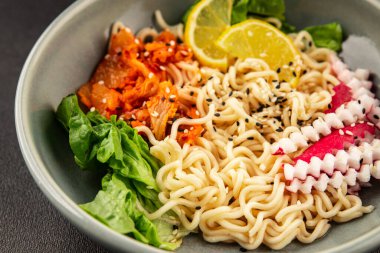 Şehriye kasesi, vejetaryen, lezzetli gurme yemek arka planı, rustik yemekler, fotokopi alanı, keto, paleo diyet vejetaryen ve vejetaryen yemekleri.