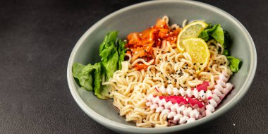 Şehriye kasesi, vejetaryen, lezzetli gurme yemek arka planı, rustik yemekler, fotokopi alanı, keto, paleo diyet vejetaryen ve vejetaryen yemekleri.