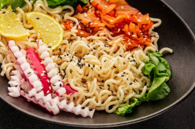 Şehriye kasesi, vejetaryen, lezzetli gurme yemek arka planı, rustik yemekler, fotokopi alanı, keto, paleo diyet vejetaryen ve vejetaryen yemekleri.