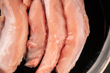 Tavşan çiğ et fileto taze lezzetli gurme yemek arka planı masa rustik gıda üst görünüm fotokopi alanı keto ve paleo diyet