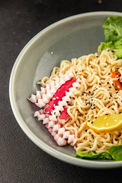 Şehriye kasesi, vejetaryen, lezzetli gurme yemek arka planı, rustik yemekler, fotokopi alanı, keto, paleo diyet vejetaryen ve vejetaryen yemekleri.