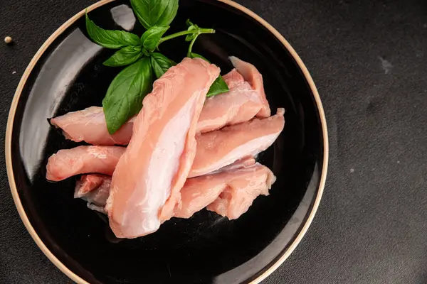 Tavşan çiğ et fileto taze lezzetli gurme yemek arka planı masa rustik gıda üst görünüm fotokopi alanı keto ve paleo diyet