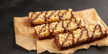 Mısır gevreği, tahıl, tahıl, tatlı tatlı, lezzetli gurme yemek, arka plan, masa, rustik yemek, fotokopi, uzay keto, paleo diyet vegan ve vejetaryen yiyecekler.