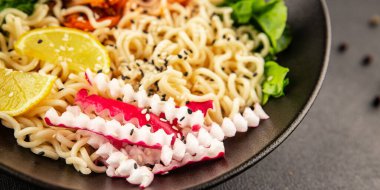 Şehriye kasesi, vejetaryen, lezzetli gurme yemek arka planı, rustik yemekler, fotokopi alanı, keto, paleo diyet vejetaryen ve vejetaryen yemekleri.