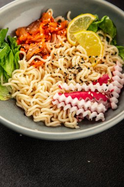 Şehriye kasesi, vejetaryen, lezzetli gurme yemek arka planı, rustik yemekler, fotokopi alanı, keto, paleo diyet vejetaryen ve vejetaryen yemekleri.