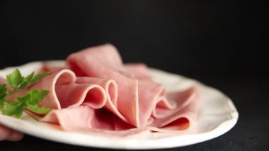 Jambon eti dilimler domuz eti taze lezzetli gurme yemek arkaplanı masa üzerinde rustik gıda üst görünüm fotokopi alanı