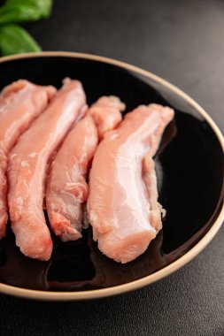 Tavşan çiğ et fileto taze lezzetli gurme yemek arka planı masa rustik gıda üst görünüm fotokopi alanı keto ve paleo diyet