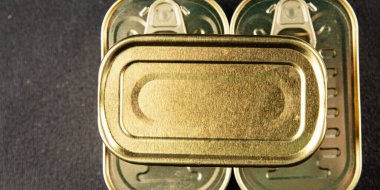 Konserve balık veya et, konserve sebze konservesi taze lezzetli gurme yemek arkaplanı masa kırsal gıdalar üst görünüm alanı kopyalayabilir mi?