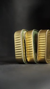 Konserve balık veya et, konserve sebze konservesi taze lezzetli gurme yemek arkaplanı masa kırsal gıdalar üst görünüm alanı kopyalayabilir mi?