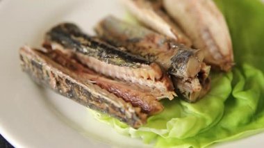 Sardalya konservesi balık, deniz mahsulü taze pezetarya diyeti, masanın üstünde yemek, kırsal yemek, fotokopi alanı, keto ve paleo diyeti.