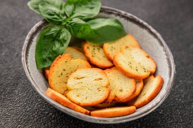 Sebzeli çıtır ekmek, kızarmış ekmek, lezzetli aperatif, lezzetli gurme yemek arka planı, kırsal yemek, üst görünüm, fotokopi alanı.