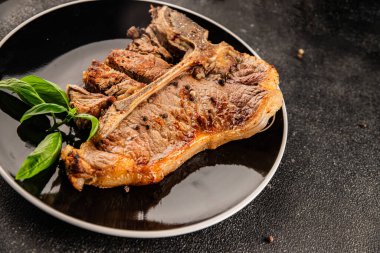 Biftek, biftek, biftek, biftek, lezzetli aperatif, lezzetli gurme yemek arka planı, masa sade yemekler, fotokopi odası.