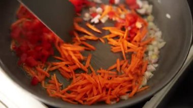 Sebzeli domates sosu yapmak lezzetli aperatifler pişirmek lezzetli gurme yemek arkaplanı masadaki rustik yiyecekler üst görünüm fotokopi alanı