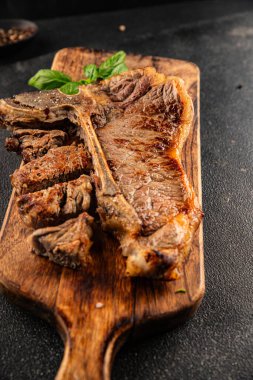 Biftek, biftek, biftek, biftek, lezzetli aperatif, lezzetli gurme yemek arka planı, masa sade yemekler, fotokopi odası.