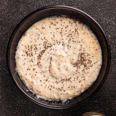 Chia pudingi, meyve püresi, lezzetli aperatif, lezzetli gurme yemek arka planı, masa üstü yemekler, fotokopi odası keto, paleo diyet vejetaryen ve vejetaryen yemekleri.