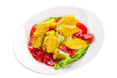 Mısır salatası, domates, taze sebzeler, taze lezzetli gurme, yemek, masa üstü yemek, fotokopi alanı, vejetaryen ve vejetaryen yemekleri.