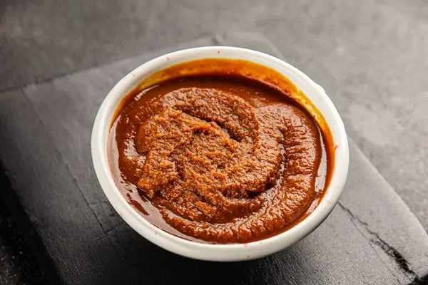 Japon yemeği pişirmek için Miso macunu kalın soya fasulyesi ezmesi. Lezzetli çerezler. Yemek arkaplanı.