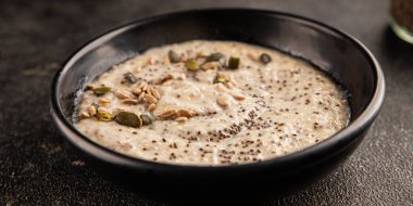 Chia pudingi, meyve püresi, lezzetli aperatif, lezzetli gurme yemek arka planı, masa üstü yemekler, fotokopi odası keto, paleo diyet vejetaryen ve vejetaryen yemekleri.