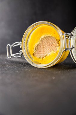 Foie gras kaz ciğeri iştah açıcı leziz lezzetli gurme yemek arkaplanı masa kırsal gıdanın üstünde fotokopi alanı