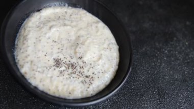 Chia pudingi, meyve püresi, lezzetli aperatif, lezzetli gurme yemek arka planı, masa üstü yemekler, fotokopi odası keto, paleo diyet vejetaryen ve vejetaryen yemekleri.