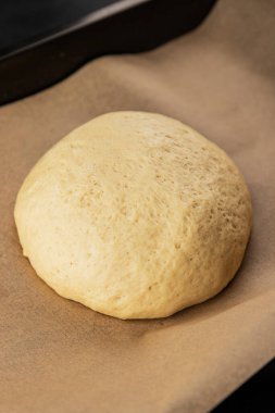 Hamur hamuru mayası, un, su lezzetli aperatif taze lezzetli gurme yemek arkaplanı masa kırsal yiyeceklerin üst görünümü fotokopi alanı