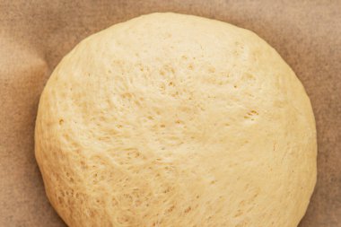 Hamur hamuru mayası, un, su lezzetli aperatif taze lezzetli gurme yemek arkaplanı masa kırsal yiyeceklerin üst görünümü fotokopi alanı