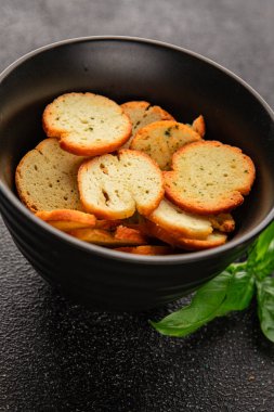 Sebzeli çıtır ekmek, kızarmış ekmek, lezzetli aperatif, lezzetli gurme yemek arka planı, kırsal yemek, üst görünüm, fotokopi alanı.