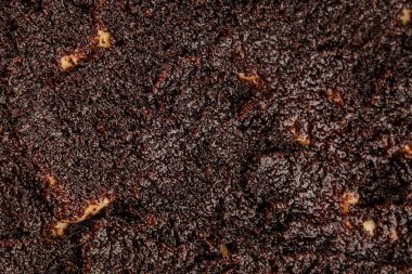 Çiğ haşhaşlı çörekler çiğ hamur hamuru tatlı tatlı tatlı tatlı çerezler lezzetli gurme yemek arka planı masanın kırsal kesiminde fotokopi alanı.