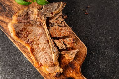 Biftek, biftek, biftek, biftek, lezzetli aperatif, lezzetli gurme yemek arka planı, masa sade yemekler, fotokopi odası.