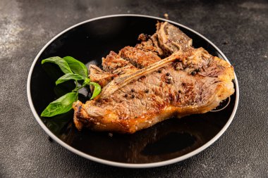 Biftek, biftek, biftek, biftek, lezzetli aperatif, lezzetli gurme yemek arka planı, masa sade yemekler, fotokopi odası.