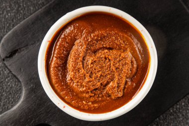 Japon yemeği pişirmek için Miso macunu kalın soya fasulyesi ezmesi. Lezzetli çerezler. Yemek arkaplanı.