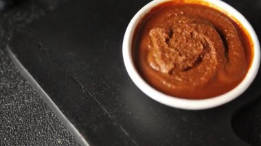 Japon yemeği pişirmek için Miso macunu kalın soya fasulyesi ezmesi. Lezzetli çerezler. Yemek arkaplanı.