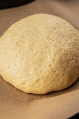 Hamur hamuru mayası, un, su lezzetli aperatif taze lezzetli gurme yemek arkaplanı masa kırsal yiyeceklerin üst görünümü fotokopi alanı