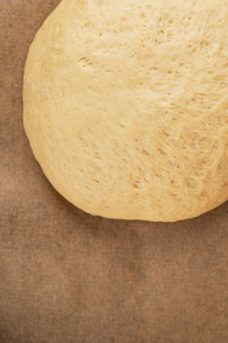 Hamur hamuru mayası, un, su lezzetli aperatif taze lezzetli gurme yemek arkaplanı masa kırsal yiyeceklerin üst görünümü fotokopi alanı