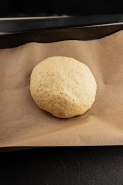 Hamur hamuru mayası, un, su lezzetli aperatif taze lezzetli gurme yemek arkaplanı masa kırsal yiyeceklerin üst görünümü fotokopi alanı